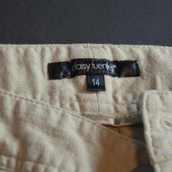 Shorts - Picture 3 of 5